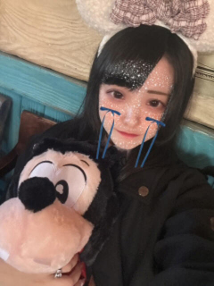girl_69fc8fc1aa8a70.90890541_480x640.jpg
